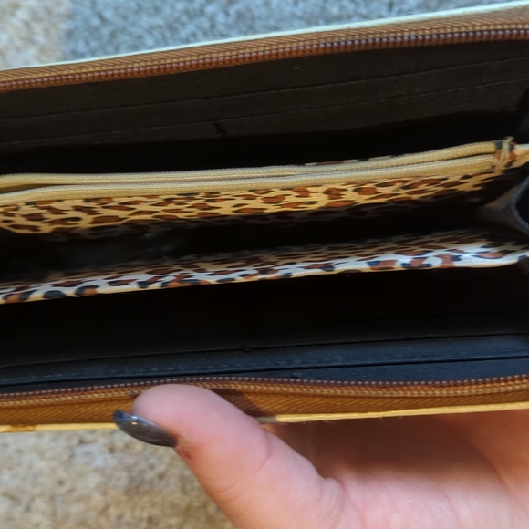 Wallet - Picture 2 of 4
